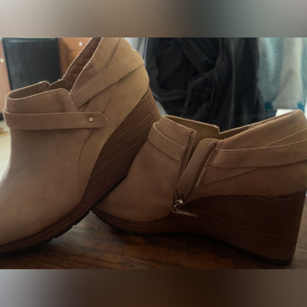 Dr Scholls wedge booties size 11